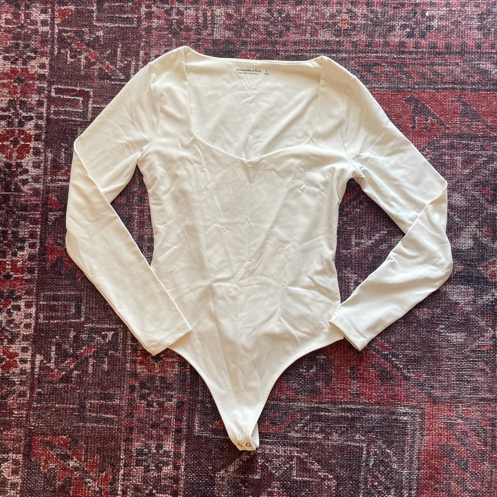 Abercrombie Long-Sleeve Cotton-Blend Seamless Fabric Sweetheart Bodysuit